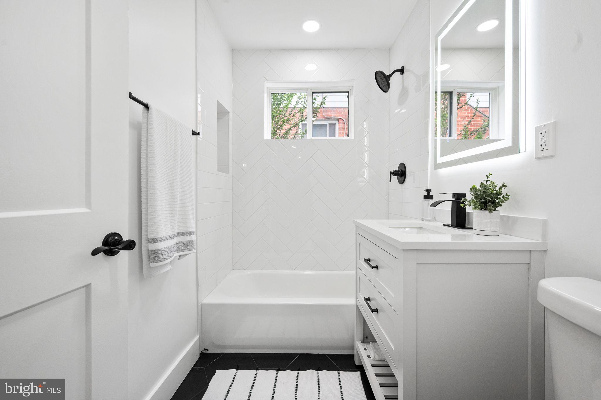 CAROLE HIGHLANDS - Residential