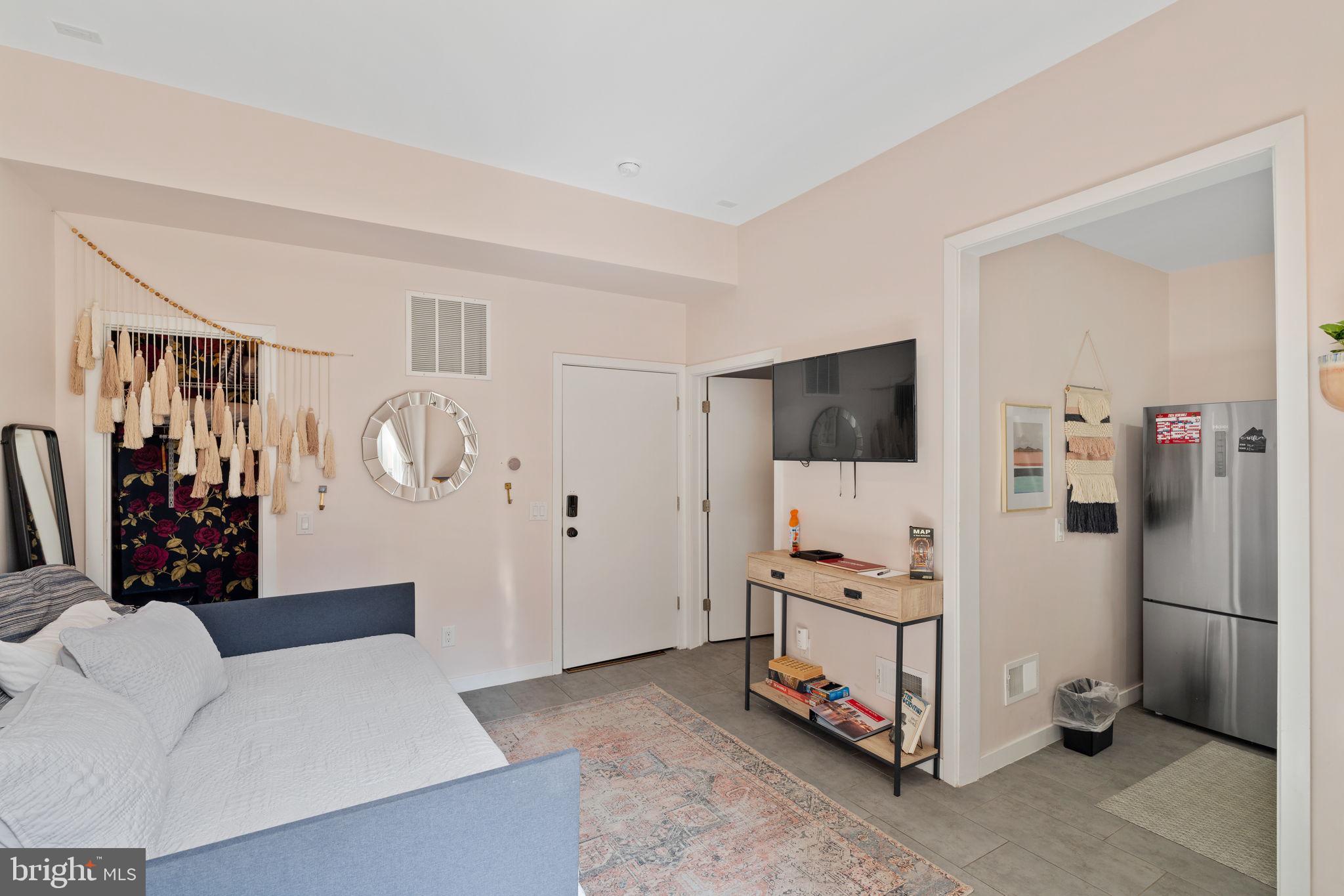 1303 N HOPE STREET B