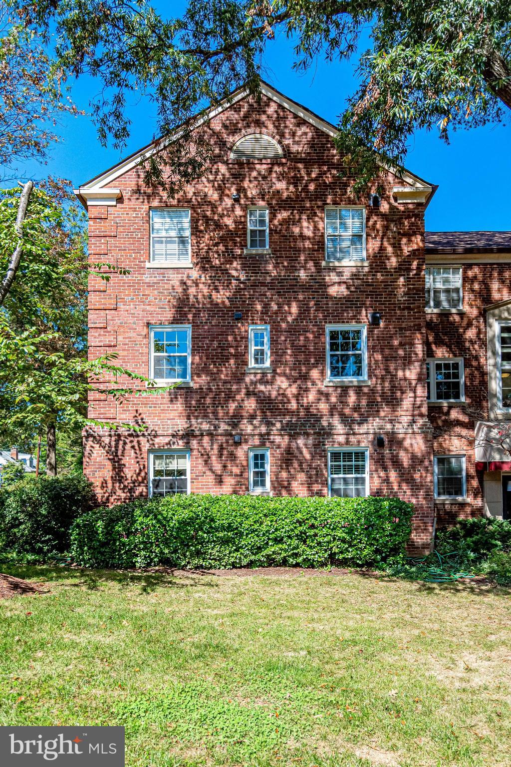 PALISADE GARDENS - Residential