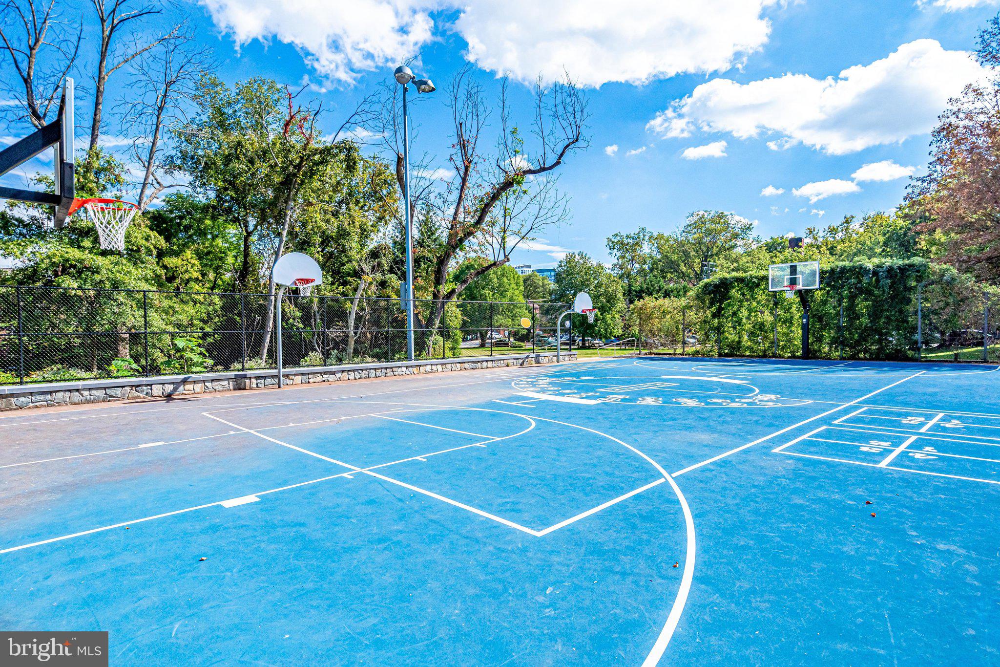 PALISADE GARDENS - Residential