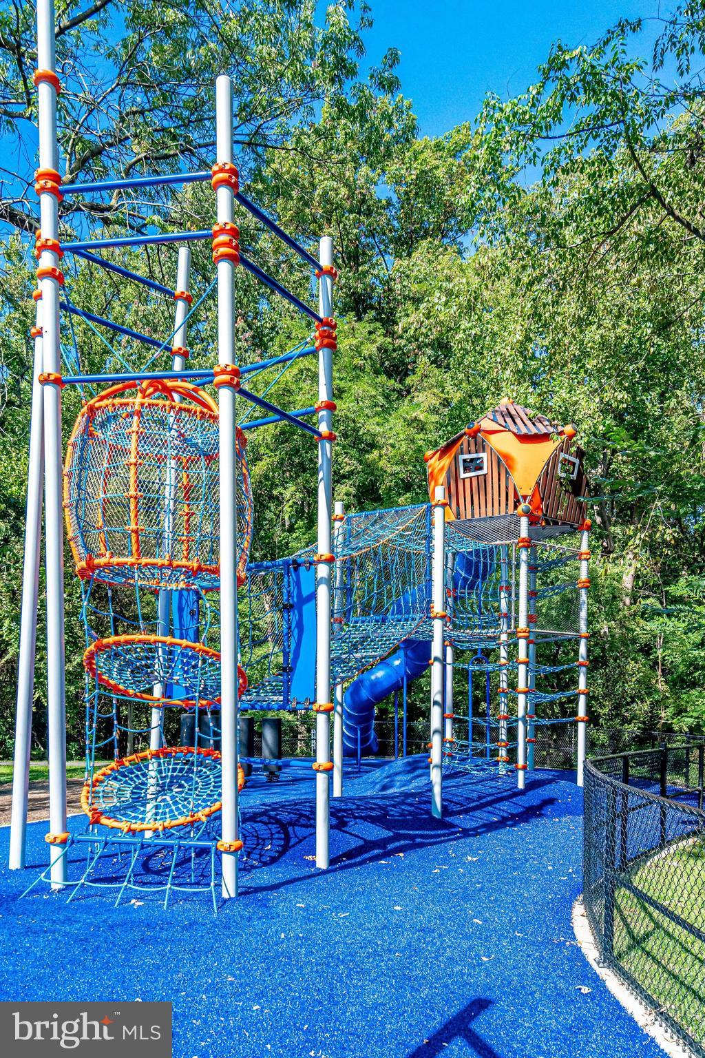 PALISADE GARDENS - Residential