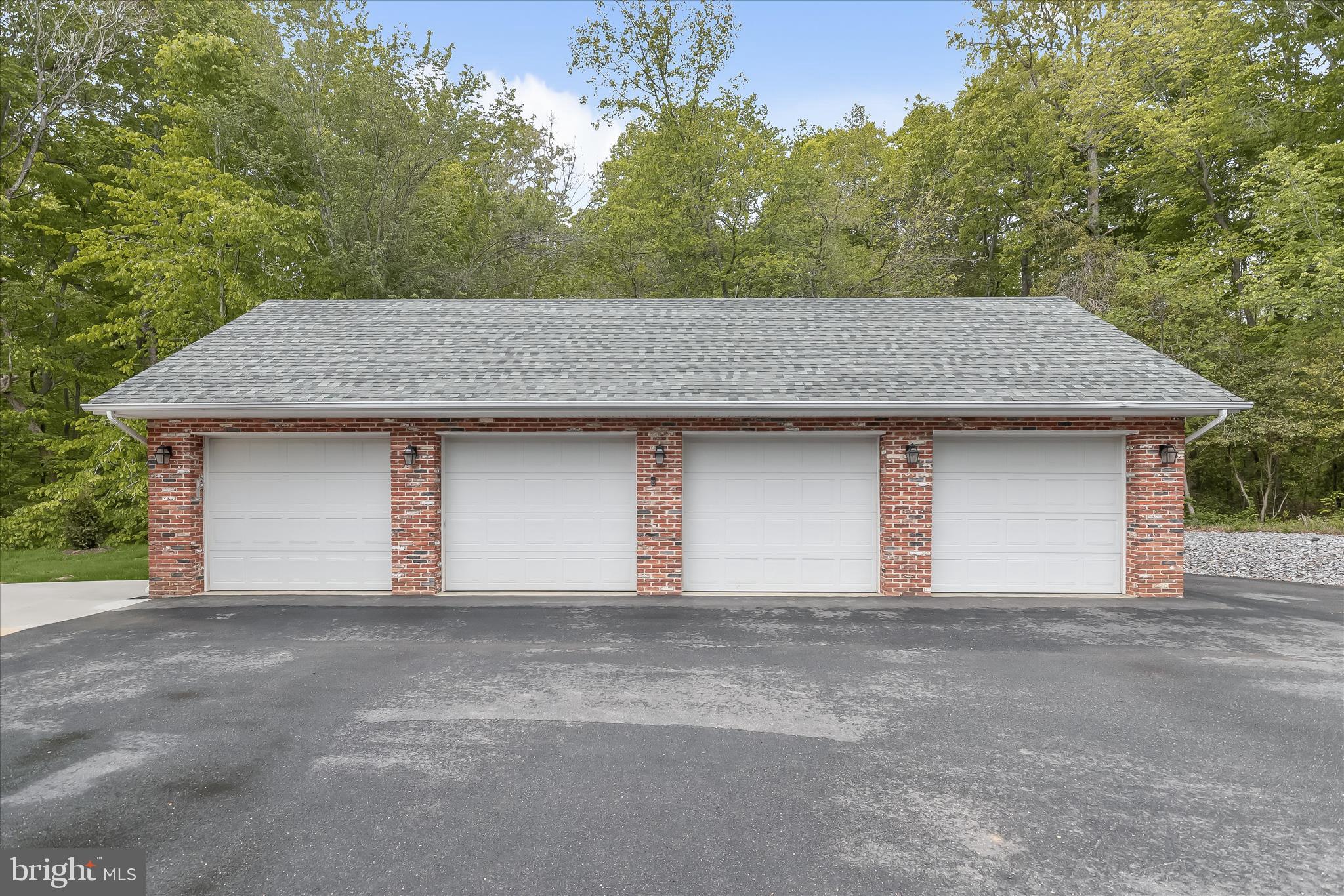 DAVIDSONVILLE - Residential