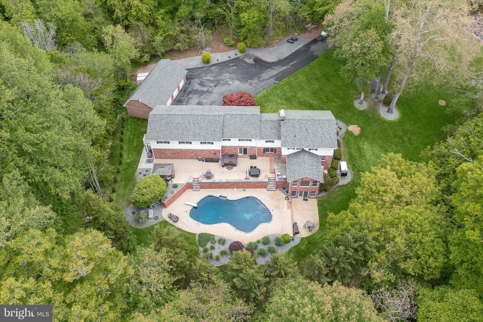 DAVIDSONVILLE - Residential