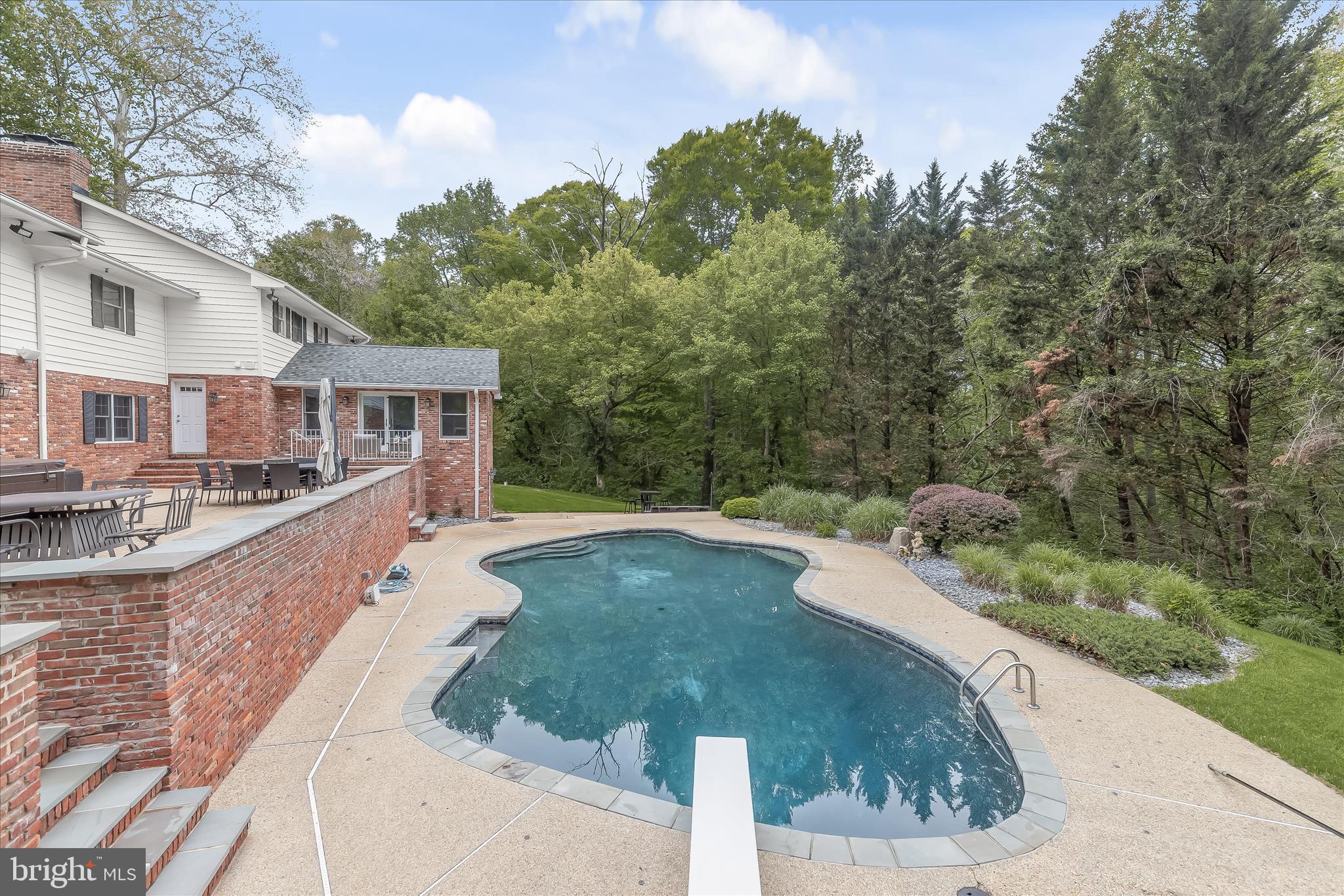 DAVIDSONVILLE - Residential