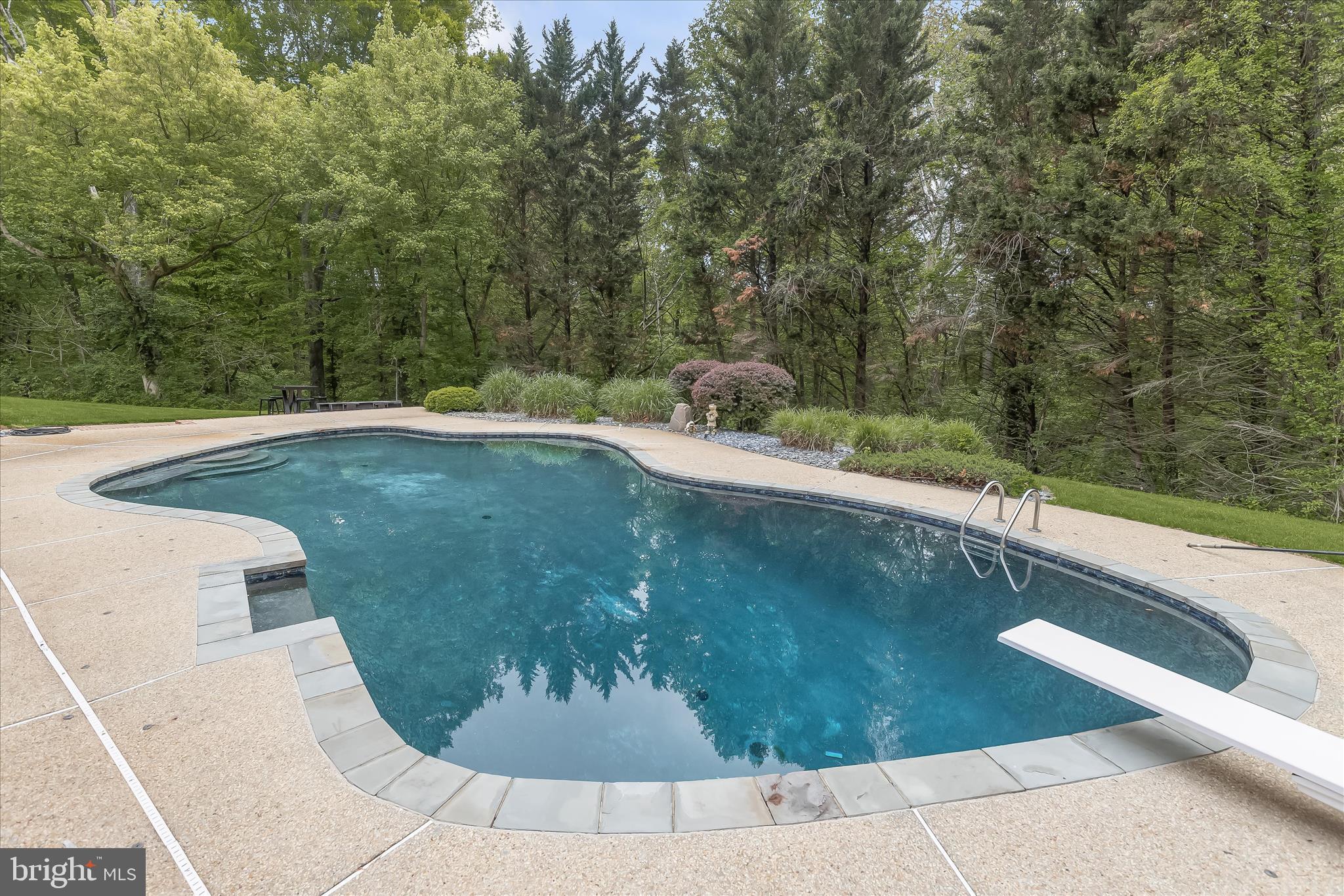 DAVIDSONVILLE - Residential