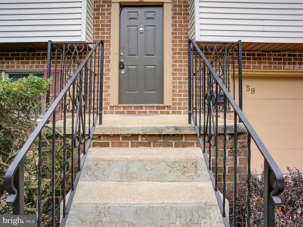 Photo of 59 Edgelea Dr, CHAMBERSBURG, PA 17201 (MLS # PAFL2030582)