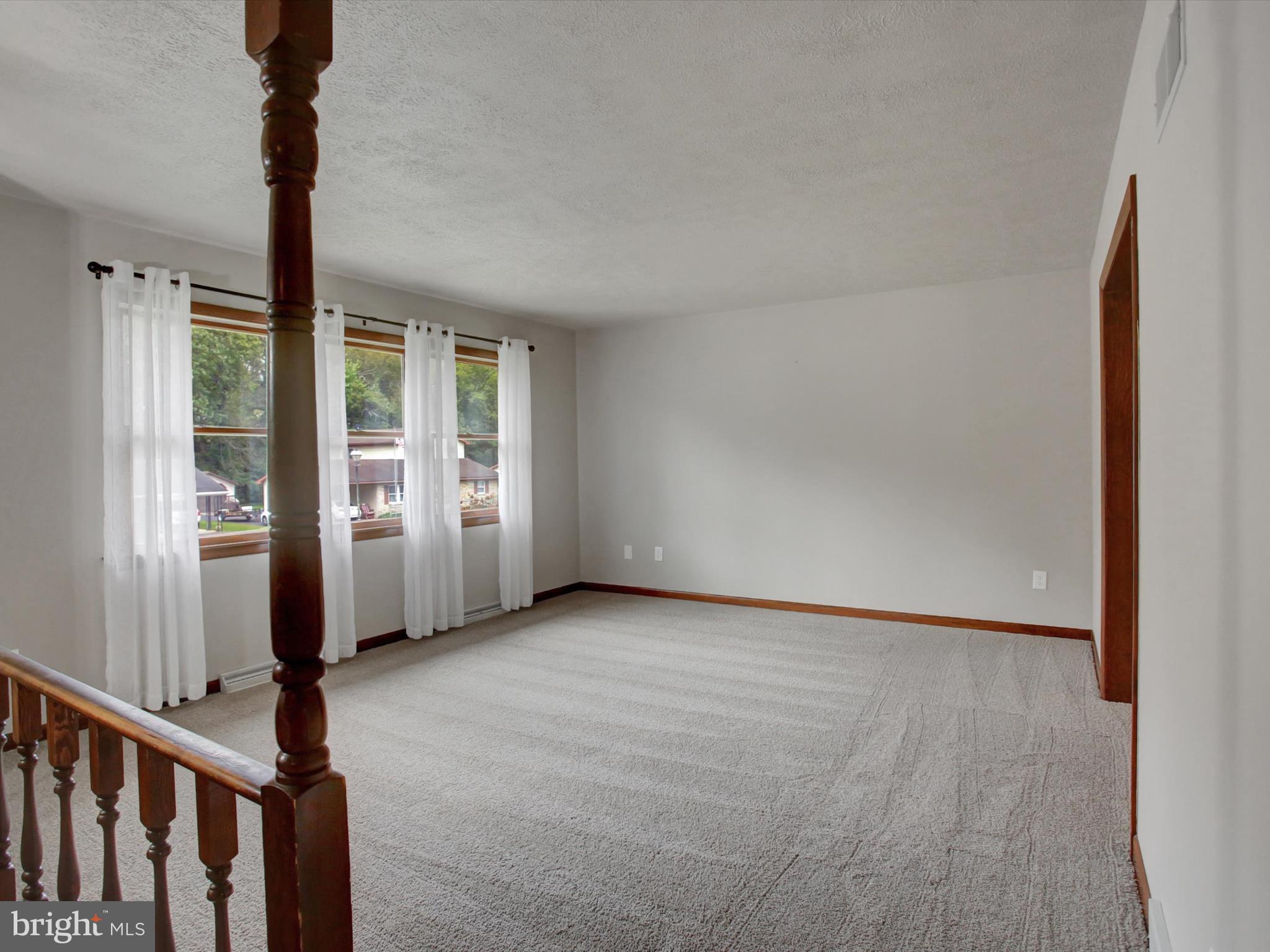 59 EDGELEA DRIVE
