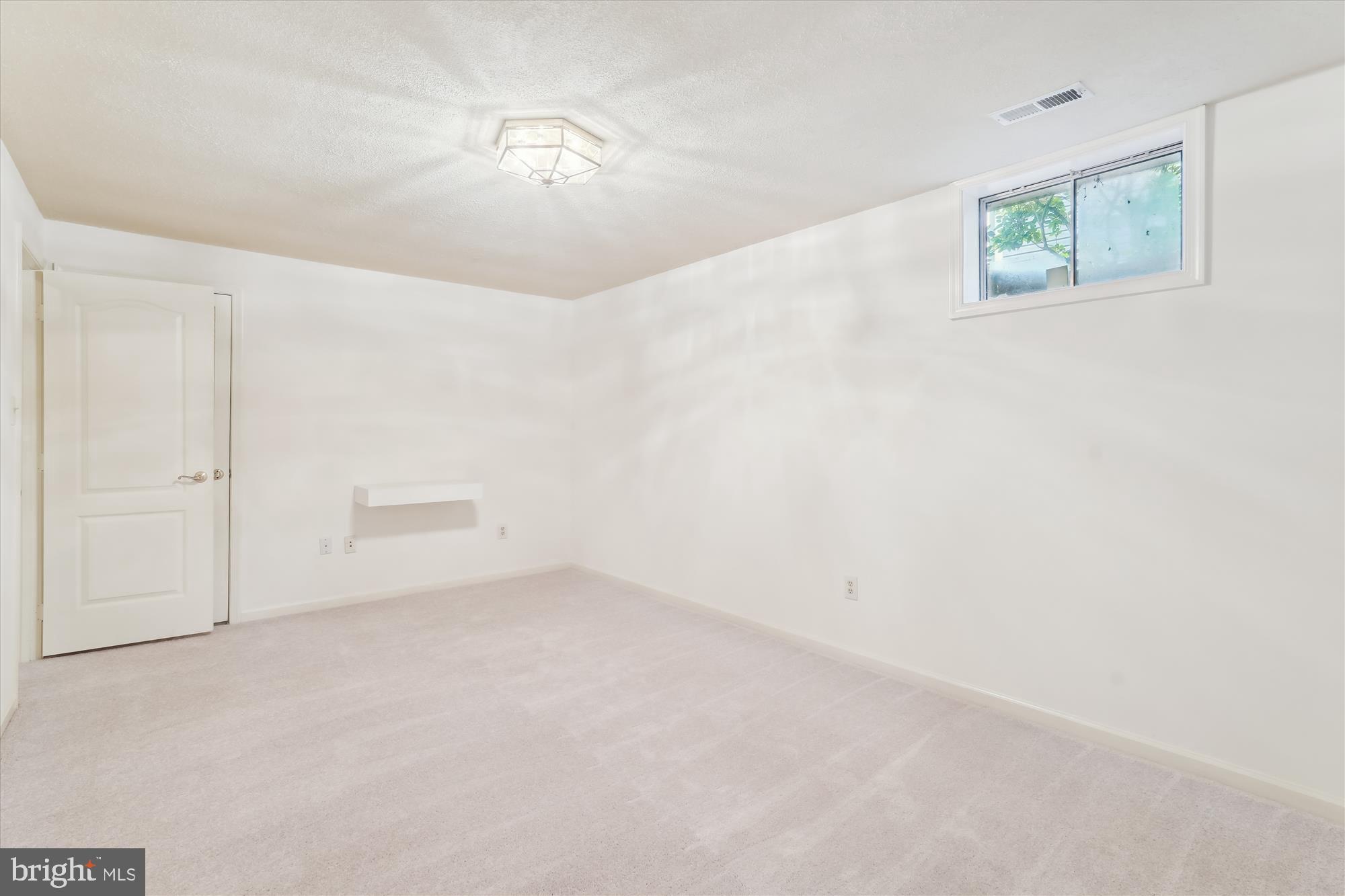 HALLOWELL - Residential