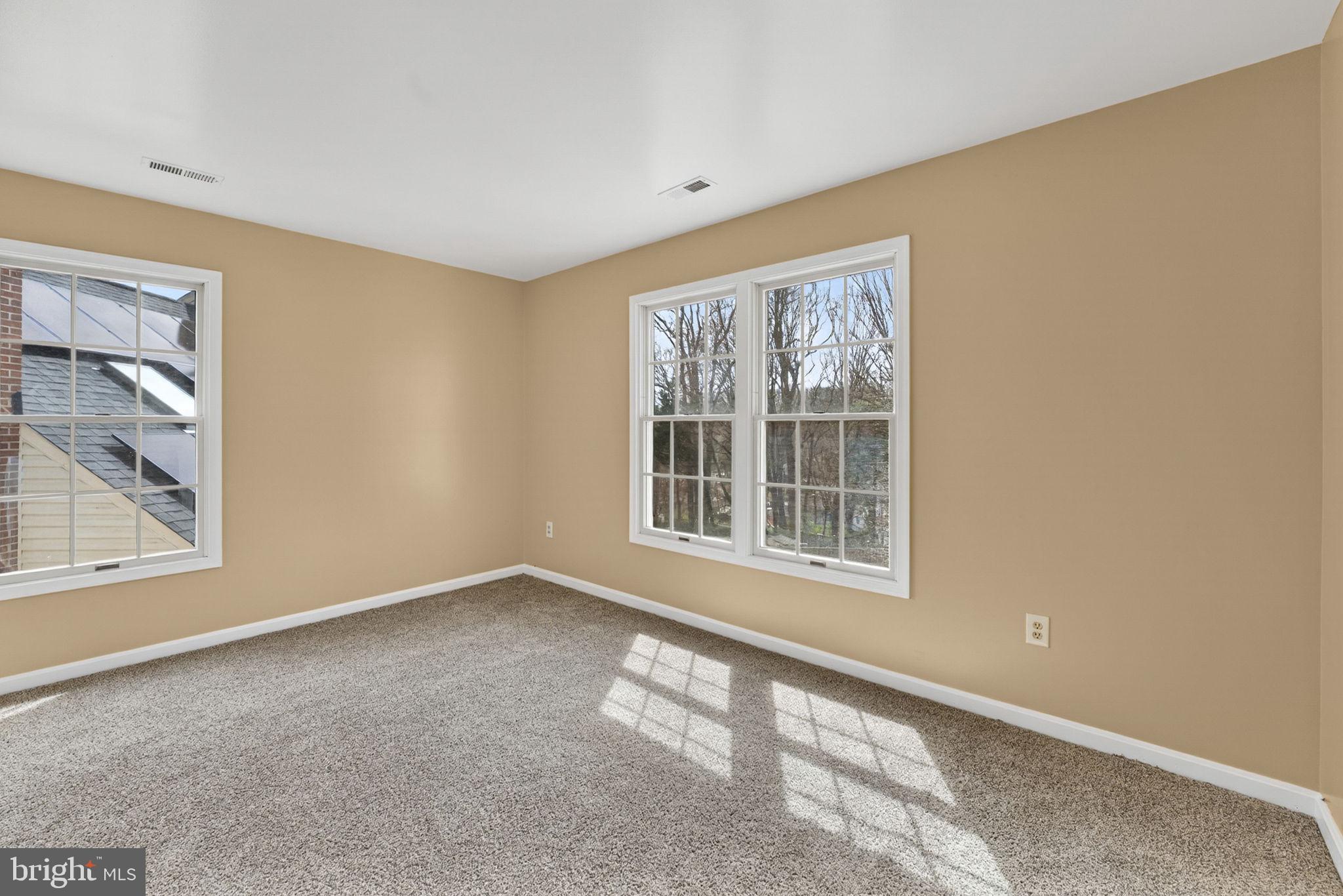 KINGS SQUARE - Residential