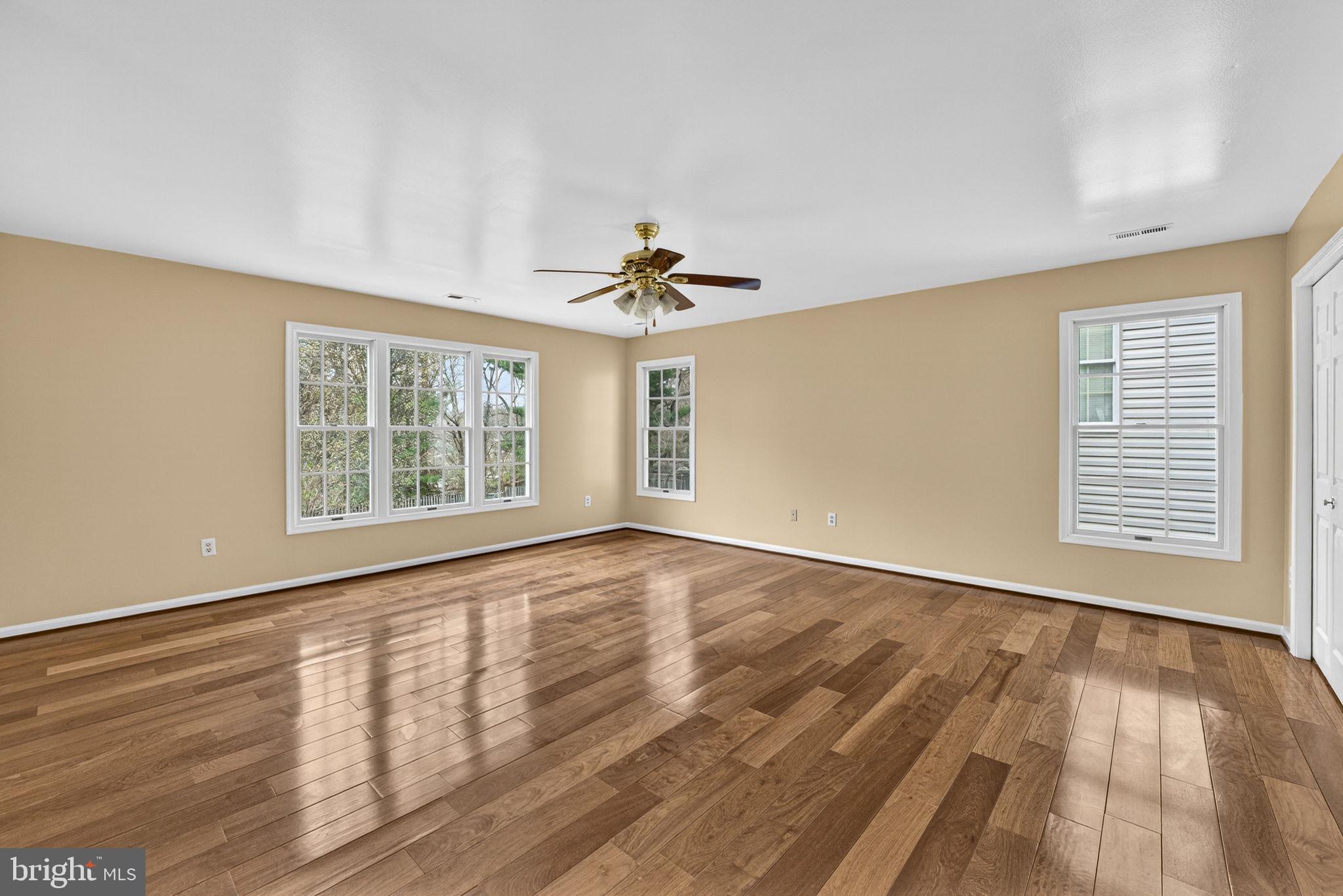 KINGS SQUARE - Residential