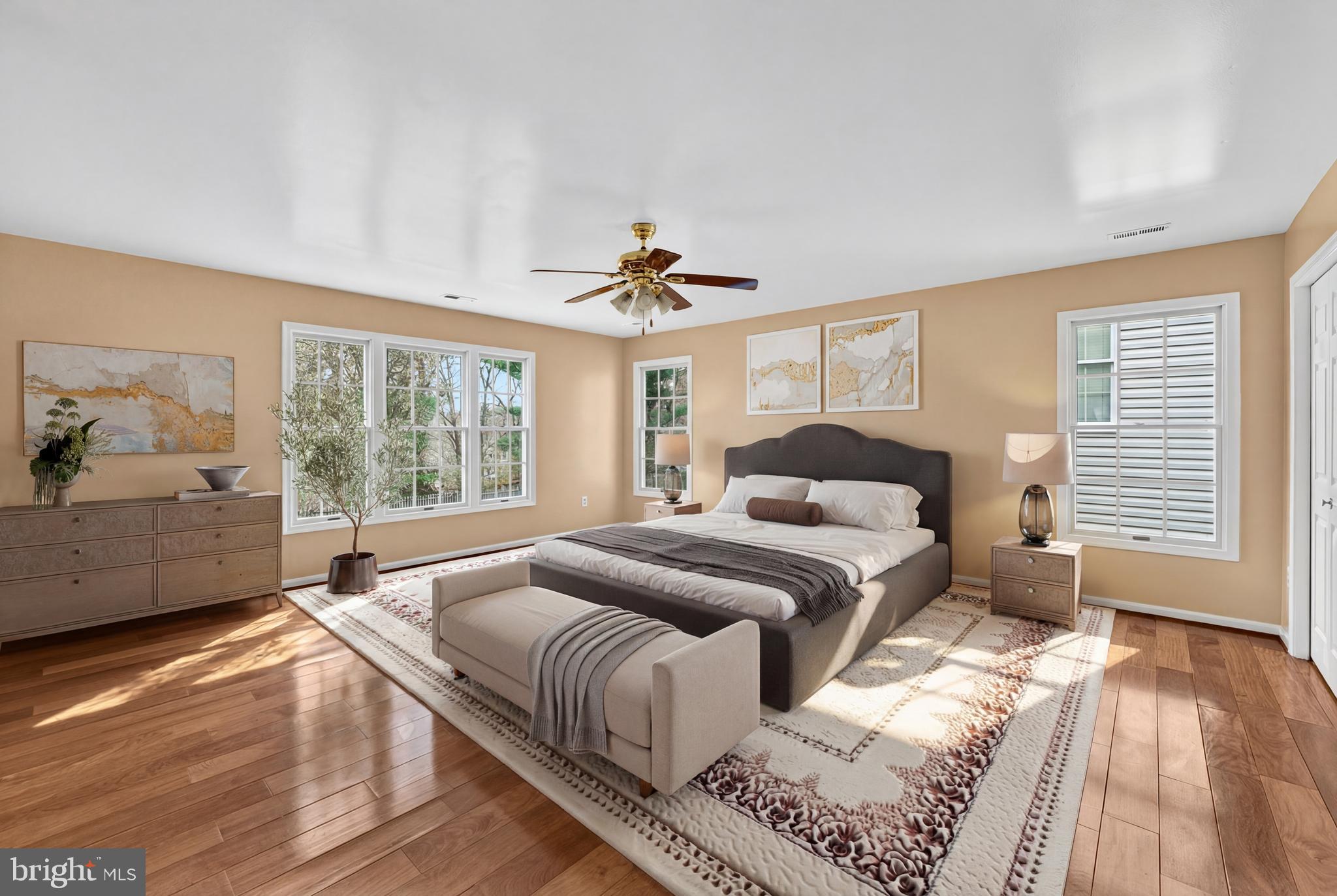 KINGS SQUARE - Residential