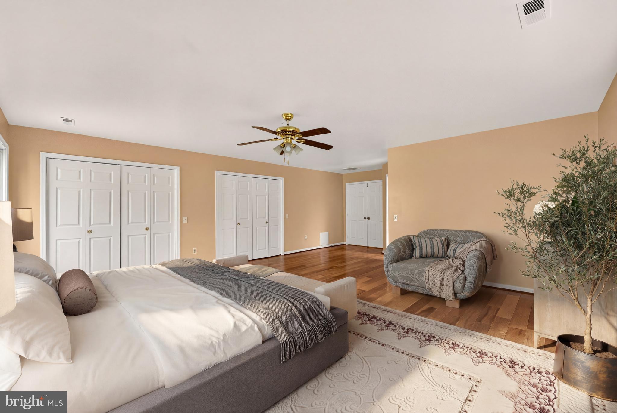 KINGS SQUARE - Residential