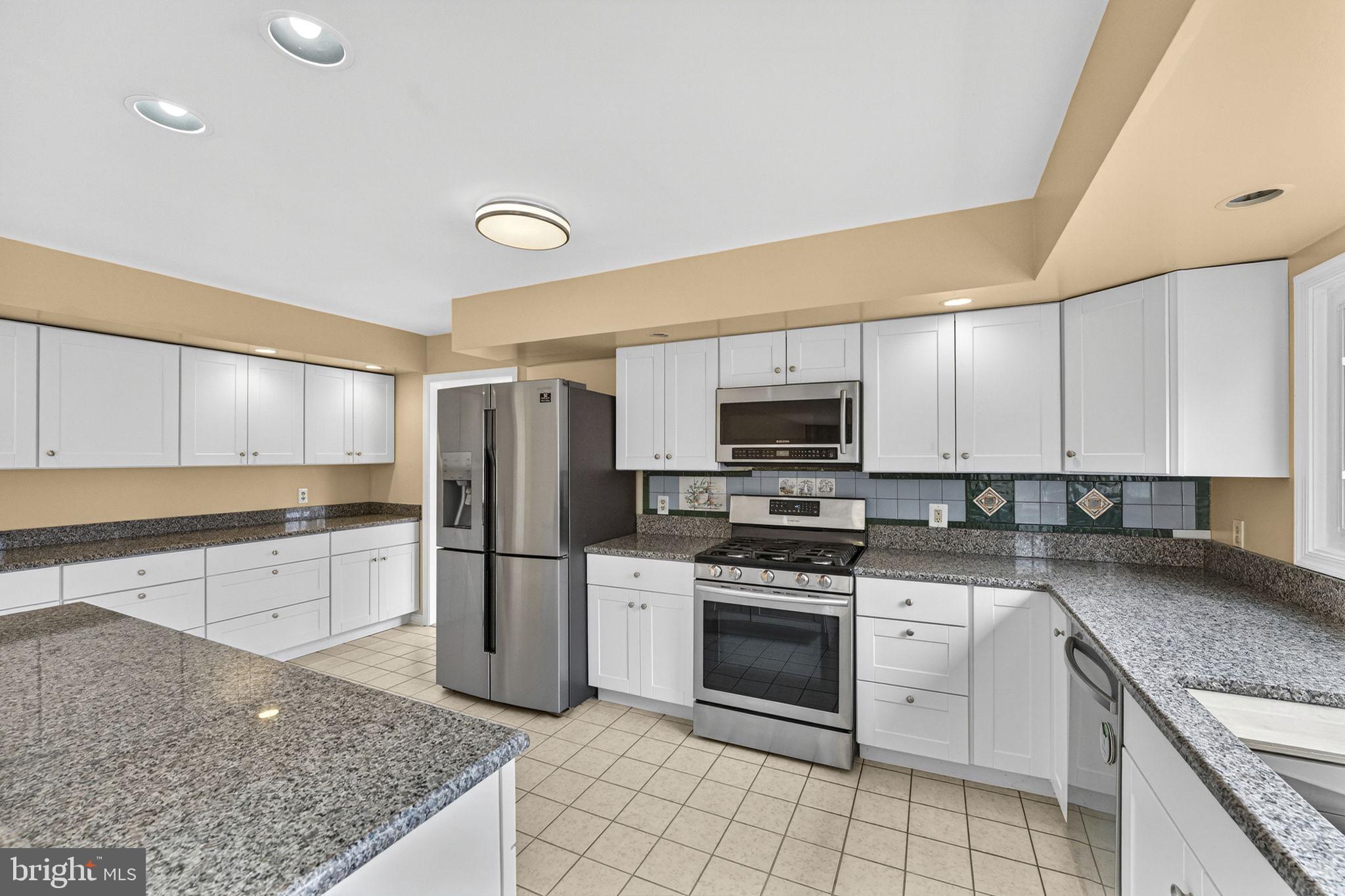 KINGS SQUARE - Residential