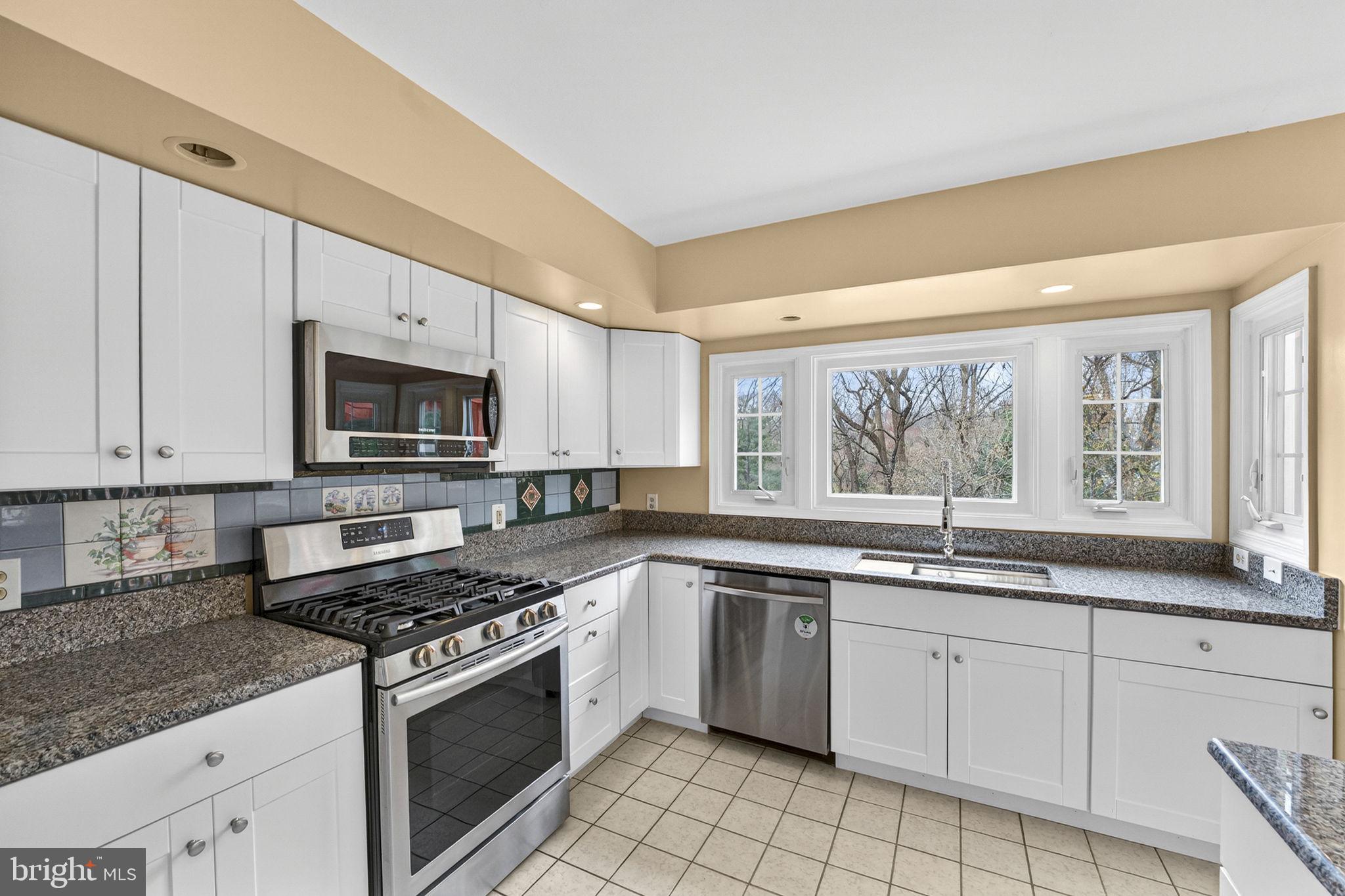 KINGS SQUARE - Residential