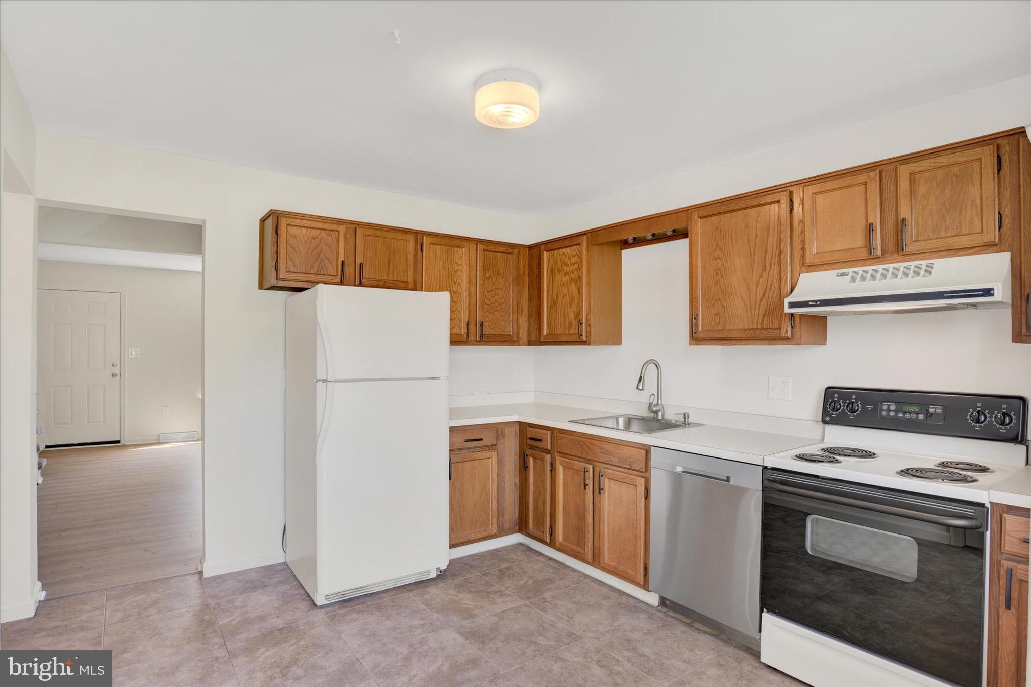 WALNUT VILLAS - Residential