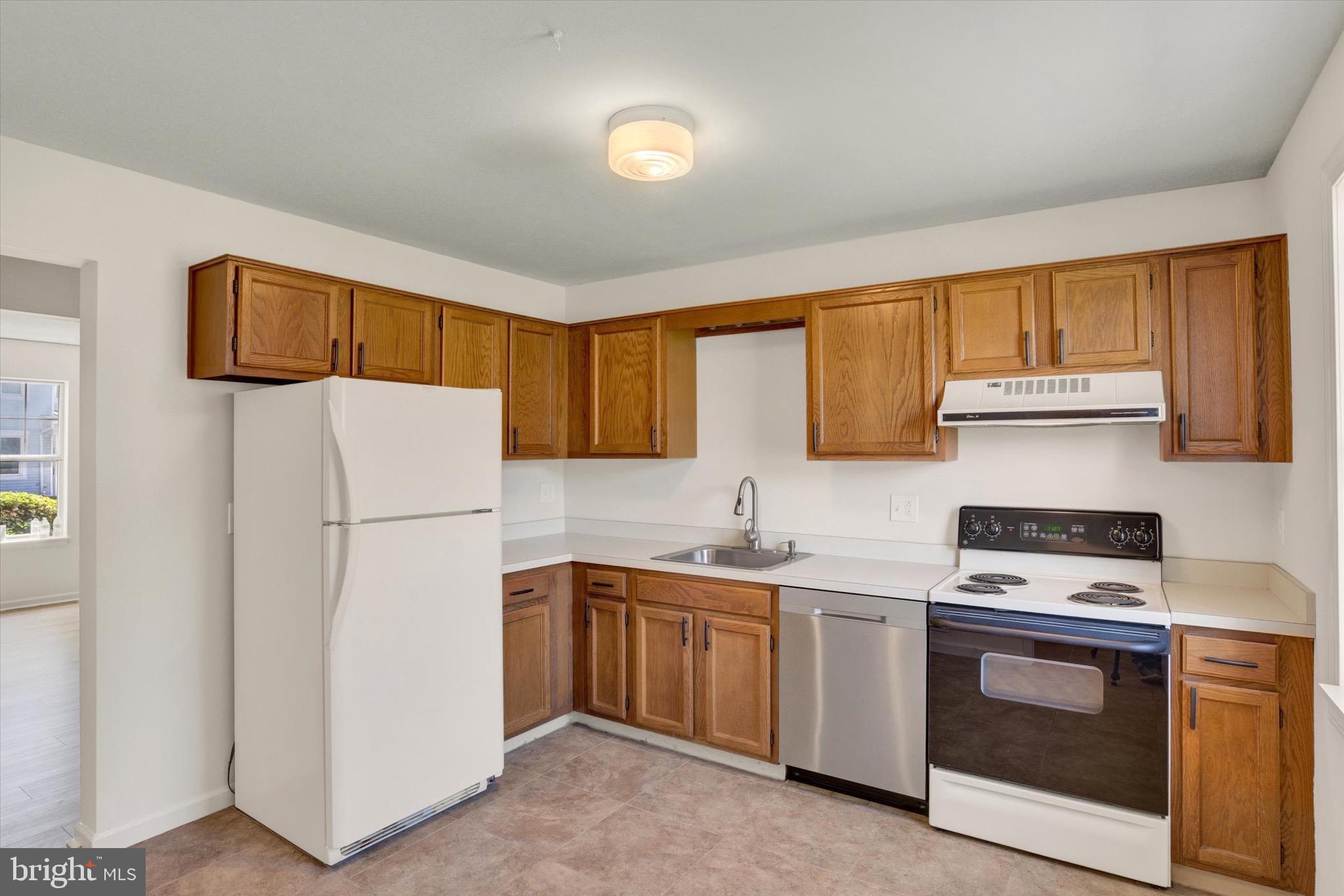 WALNUT VILLAS - Residential