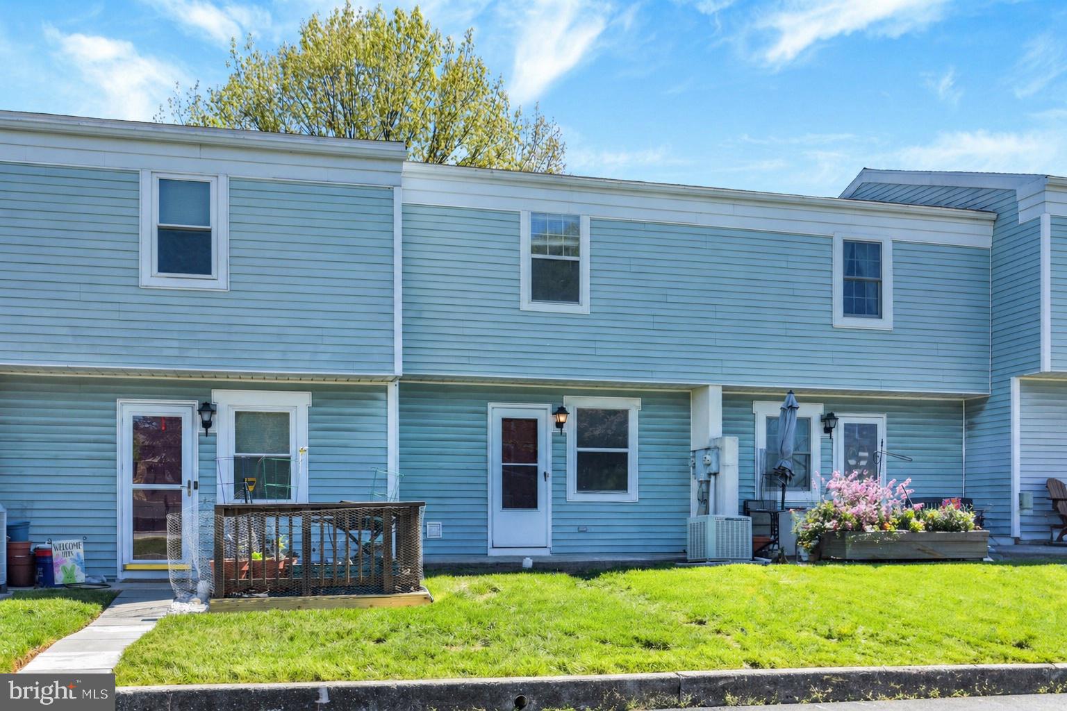 WALNUT VILLAS - Residential