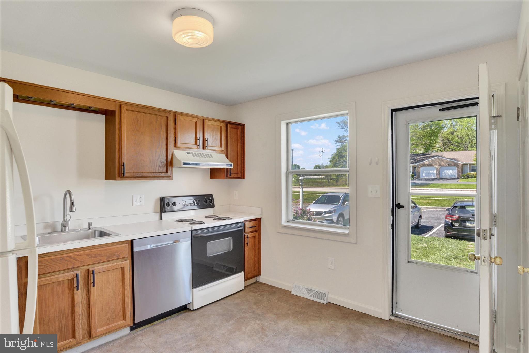 WALNUT VILLAS - Residential