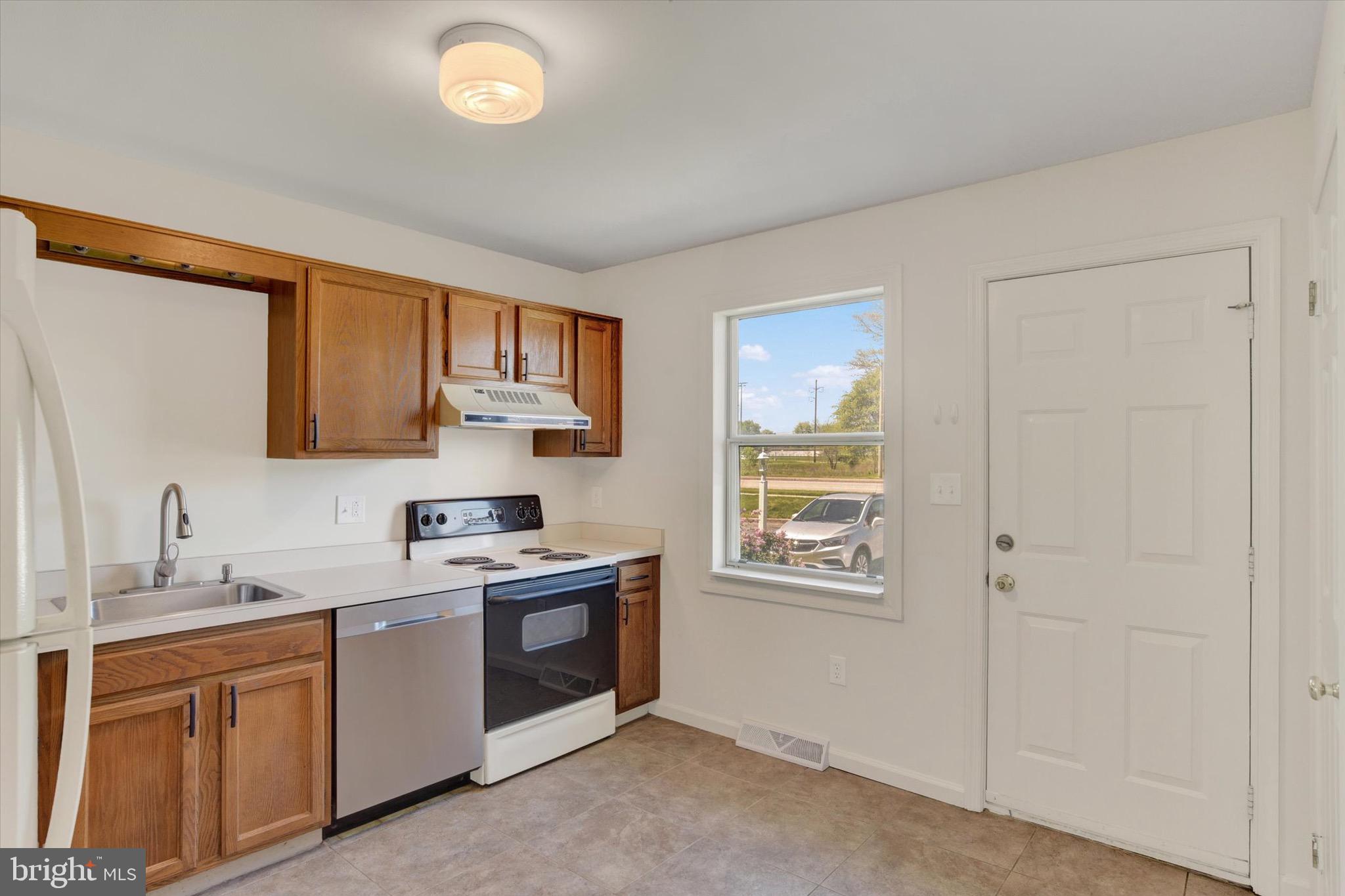 WALNUT VILLAS - Residential