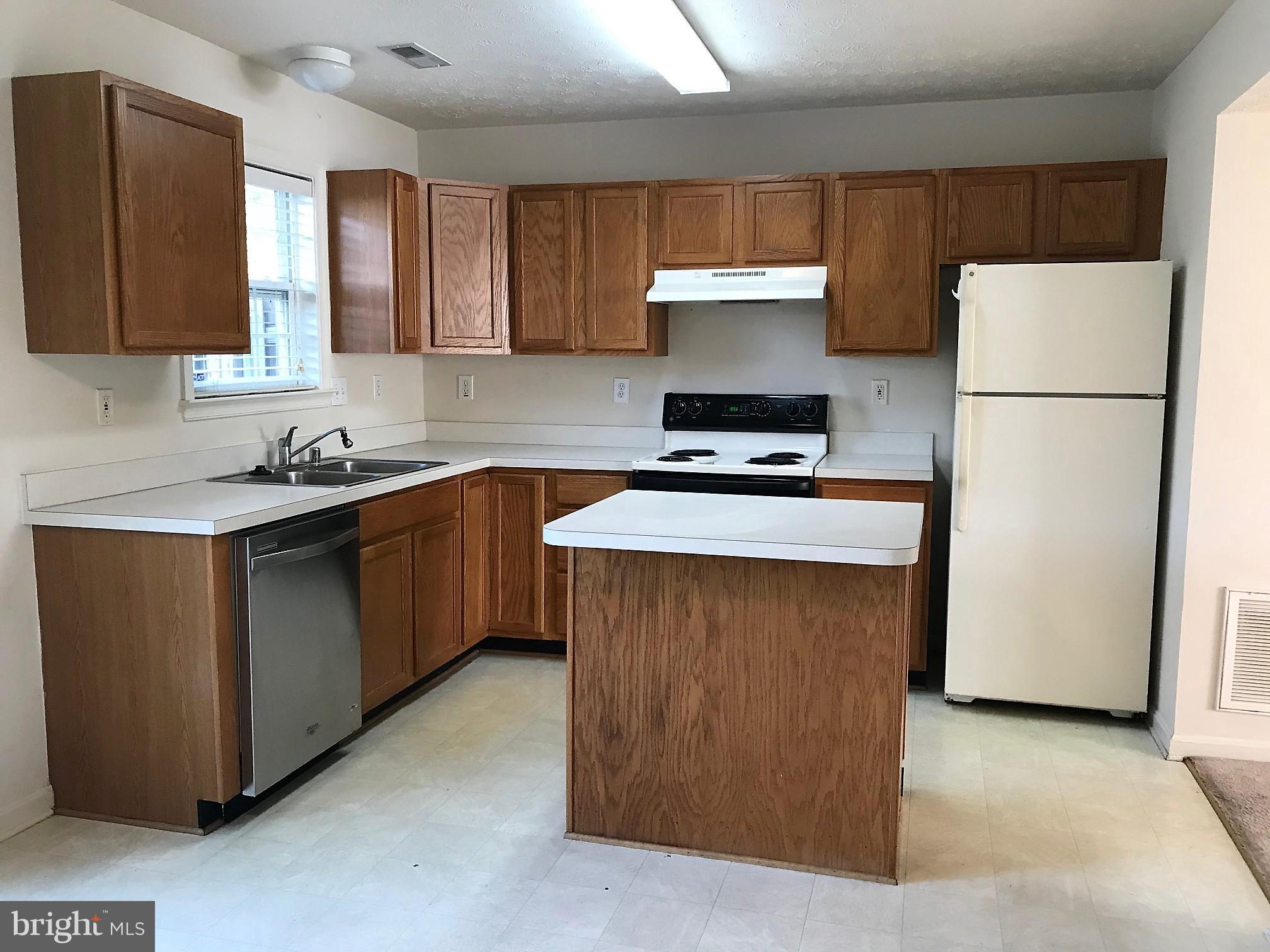 COVENTRY CREEK - Residential Lease