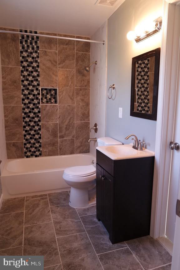 TILGHMAN ESTATES - Residential Lease