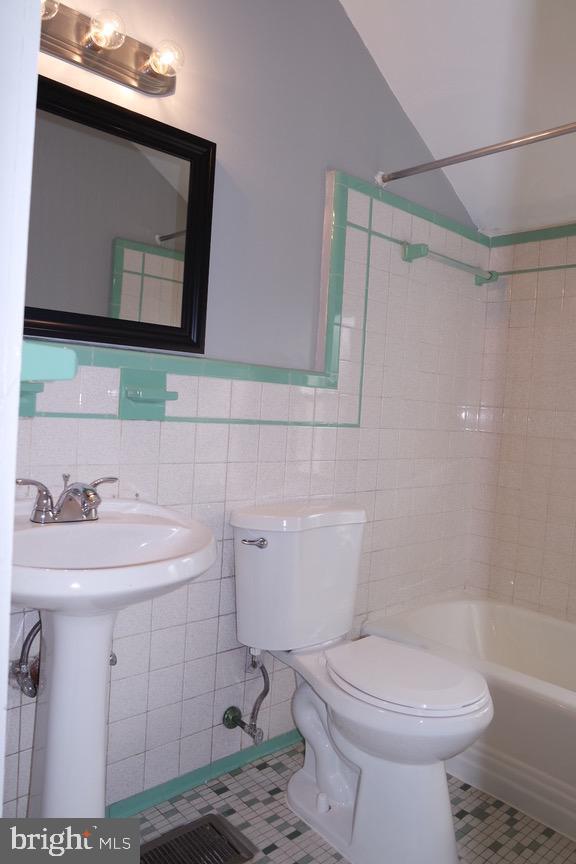 TILGHMAN ESTATES - Residential Lease