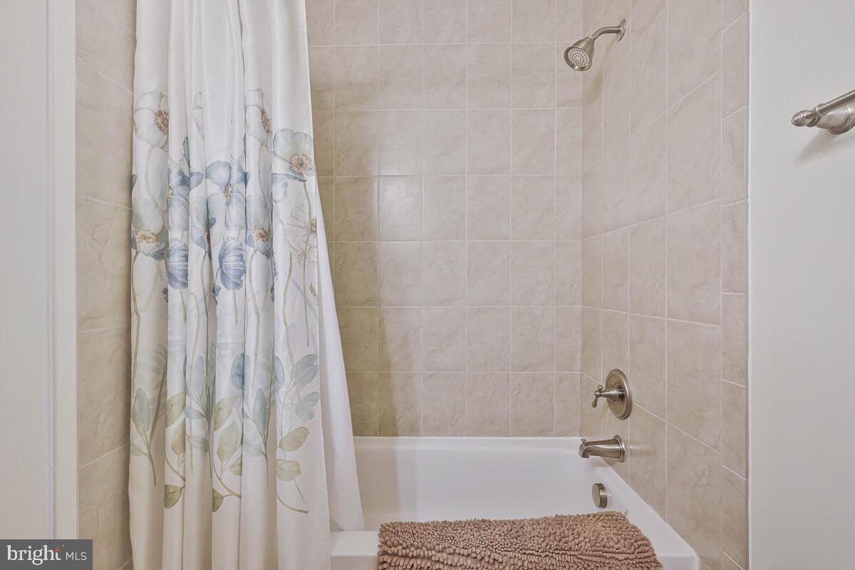 BENTANA WOODS - Residential