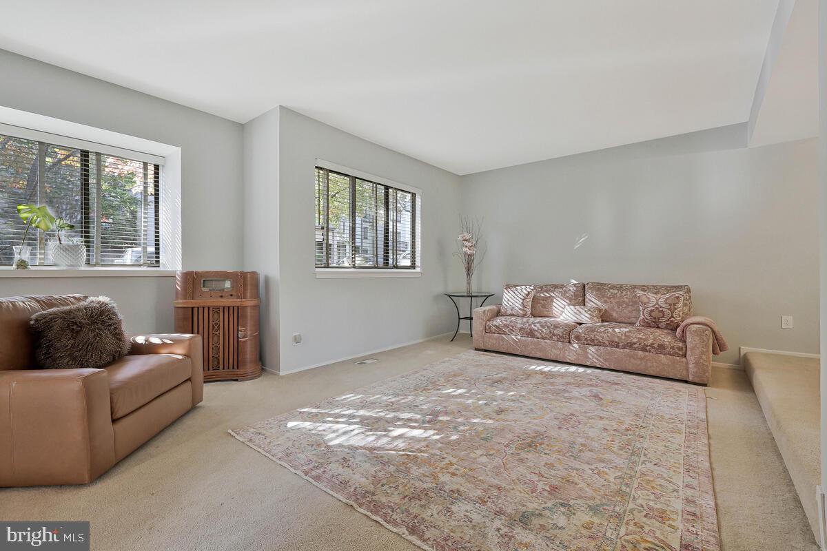 1526 PARK GLEN COURT