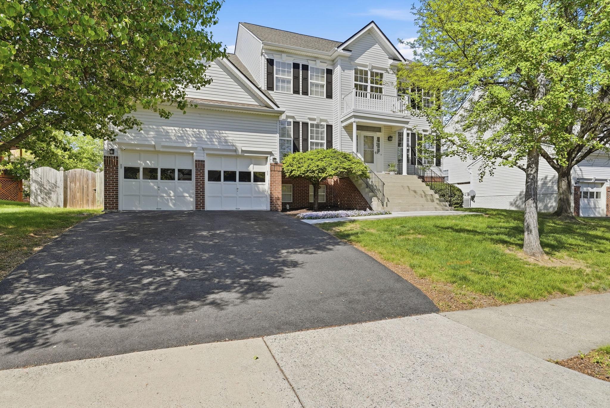 704 GODFREY COURT SE