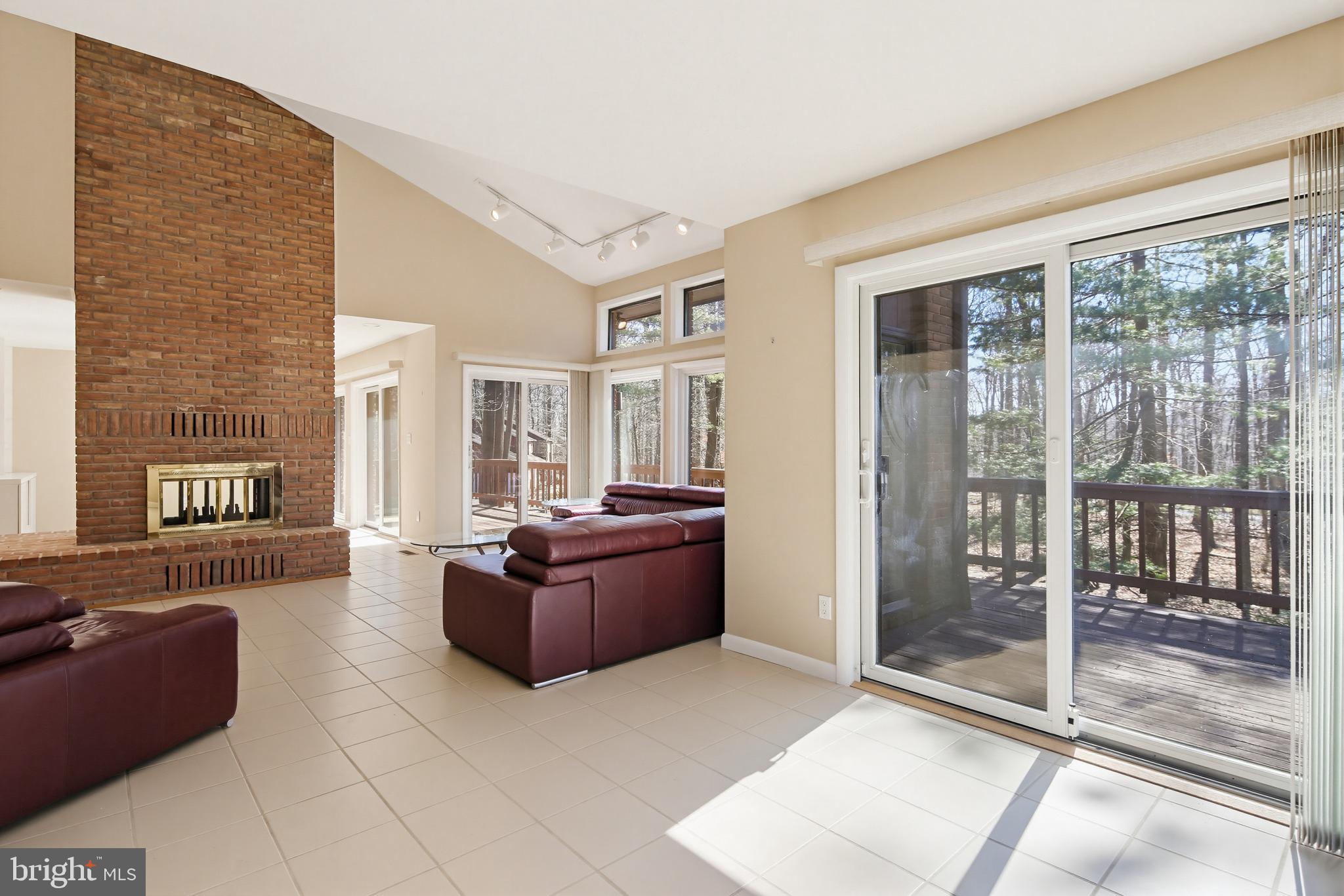 WORTHINGTON VALLEY ESTATES - Residential