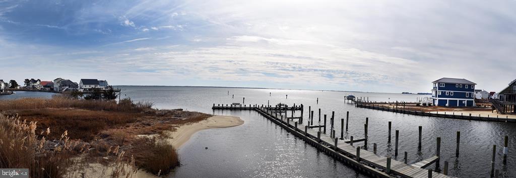 CAPTAIN'S COVE - Residential