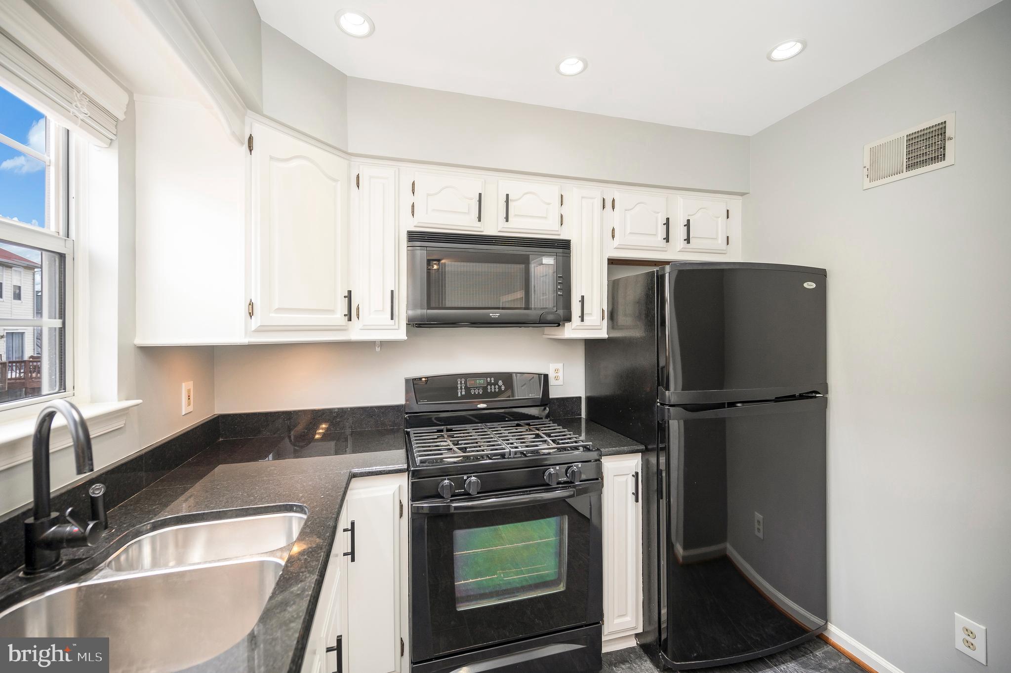 MANCHESTER LAKES - Residential