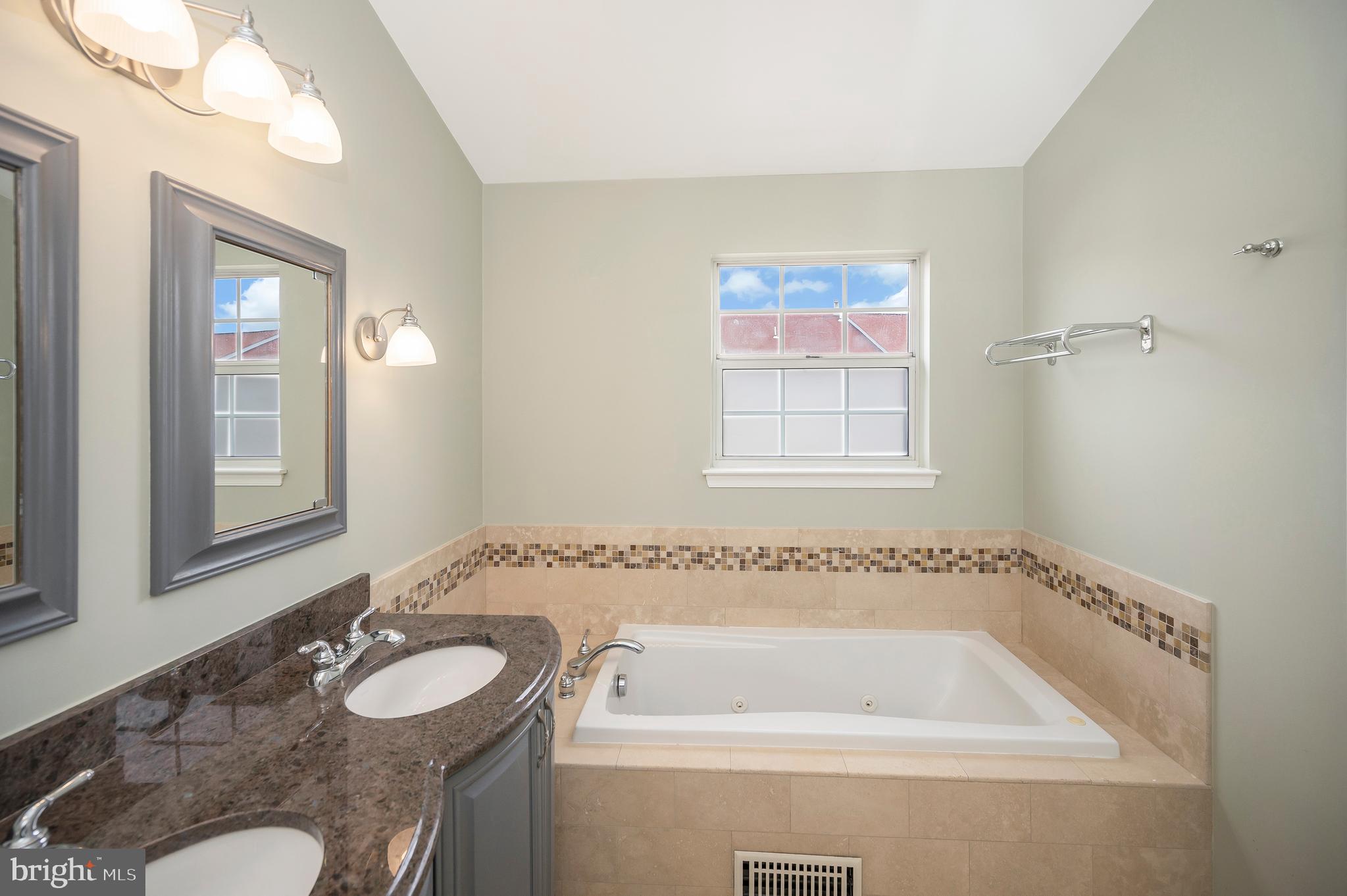 MANCHESTER LAKES - Residential