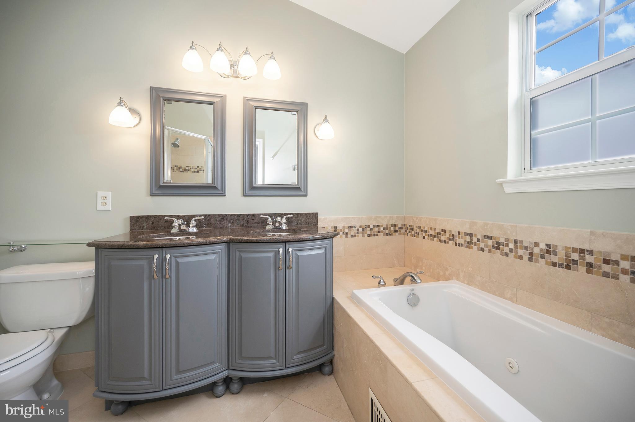 MANCHESTER LAKES - Residential