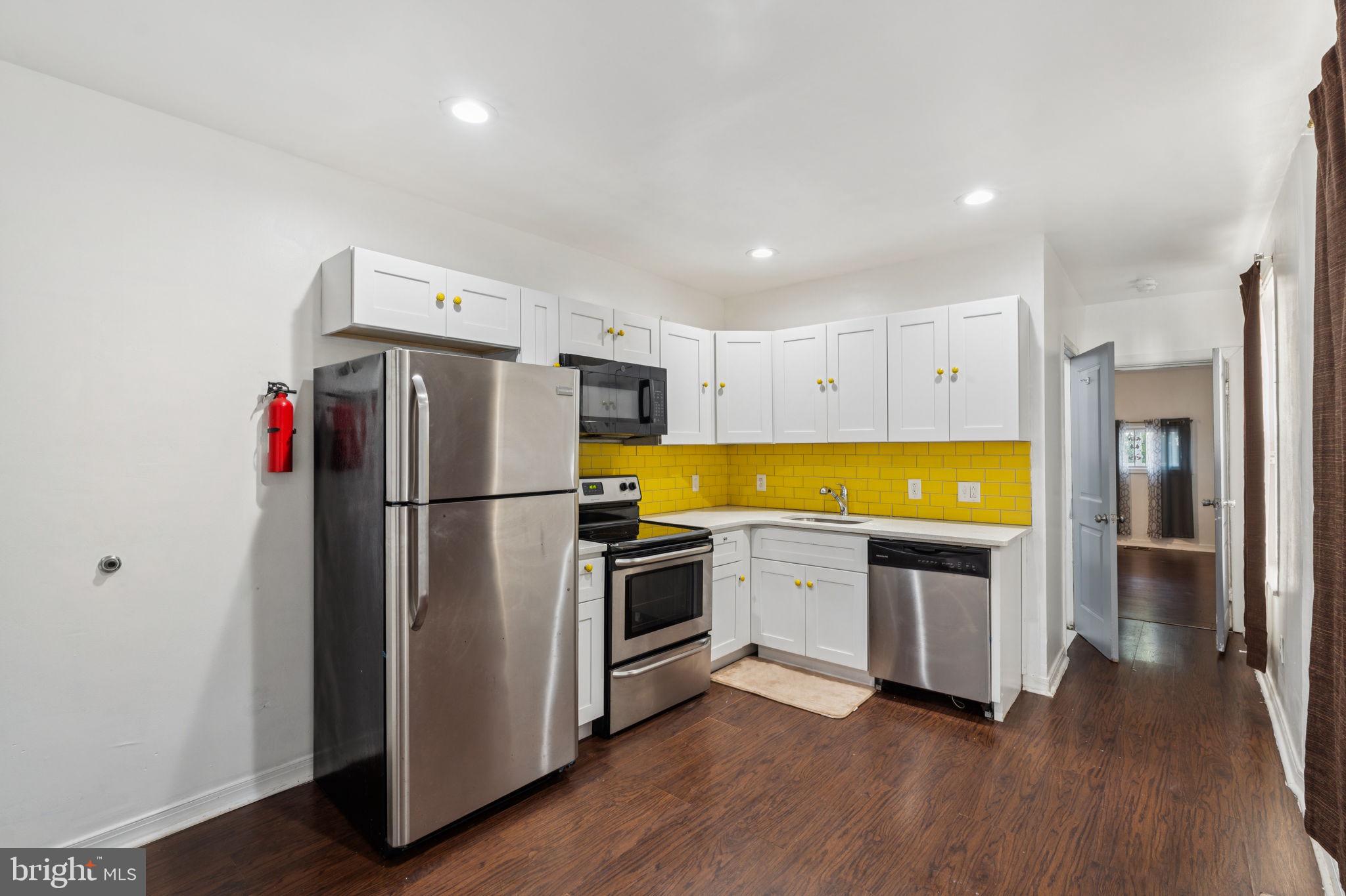 TEMPLE UNIVERSITY - Residential Lease