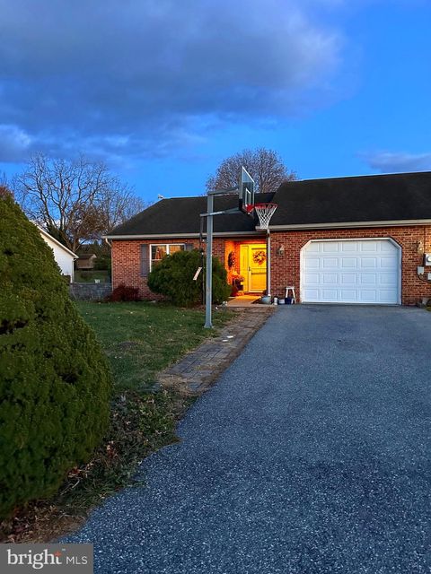 Photo of 11498 Nicole Dr, GREENCASTLE, PA 17225 (MLS # PAFL2031260)
