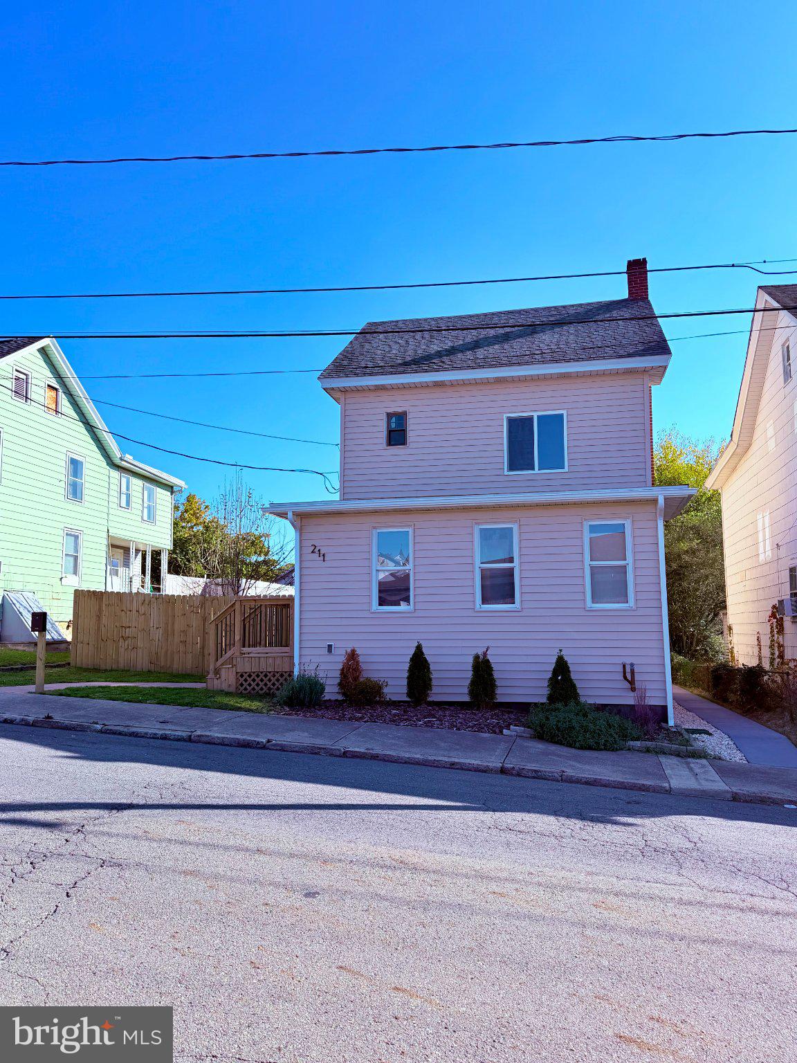 211 TUNNEL STREET