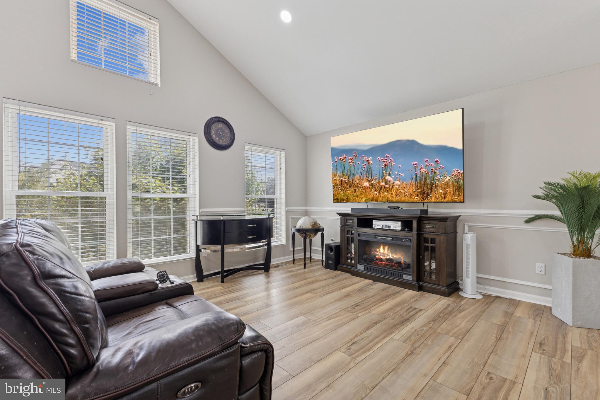 3492 LACROSSE COURT
