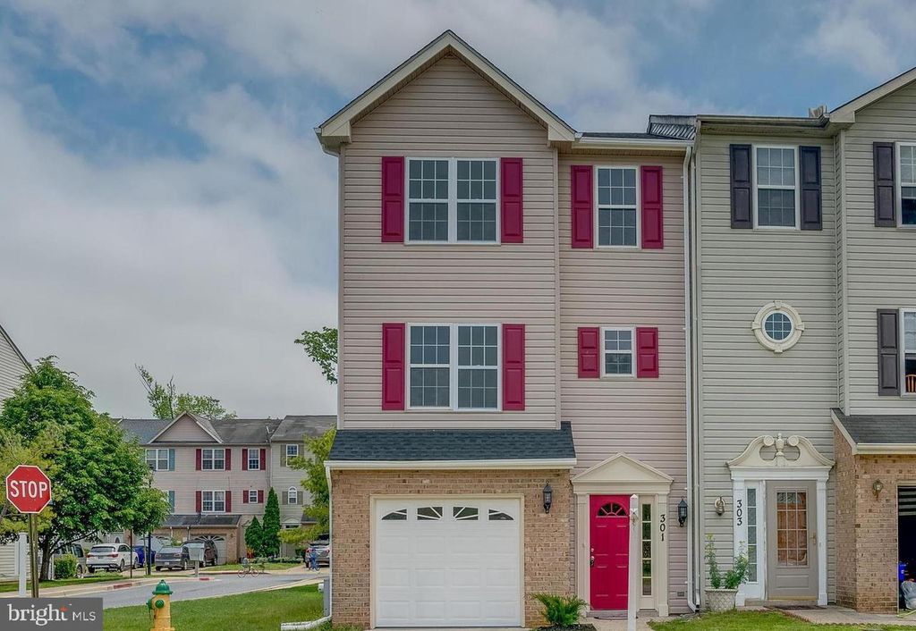 Photo of 301 ATWATER DR, ANNAPOLIS, MD 21401 (MLS # MDAA2067398)