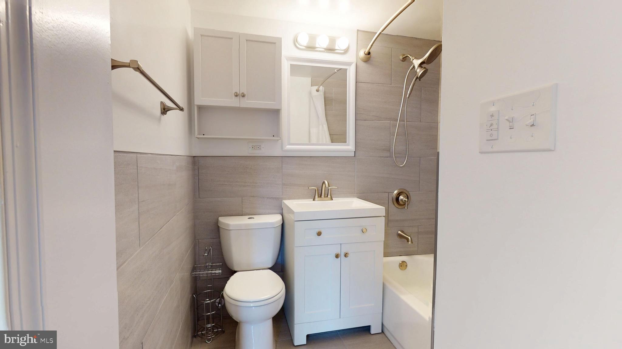 FORTY SIX HUNDRED - Residential