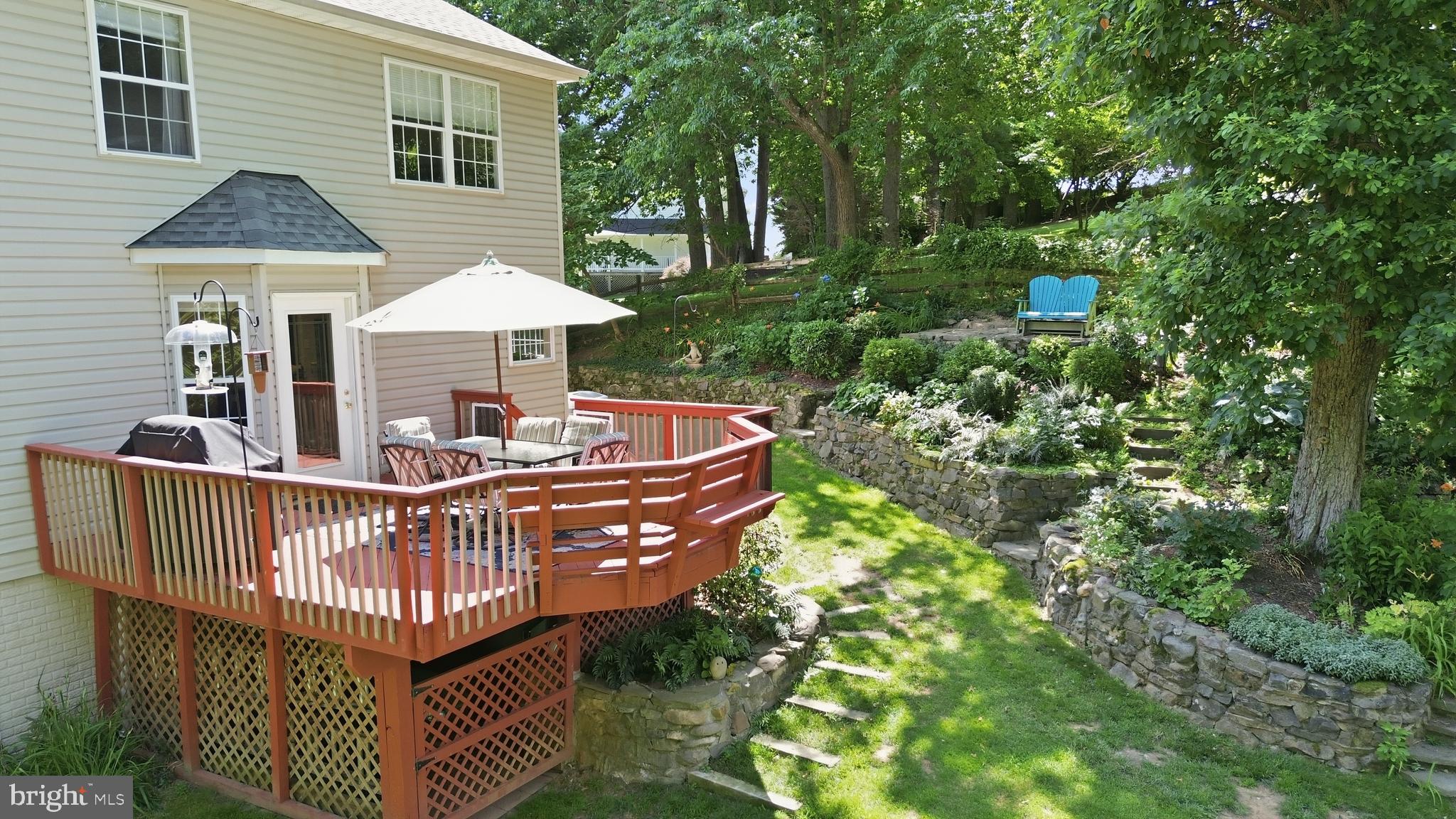 6404 COTSWOLD WAY