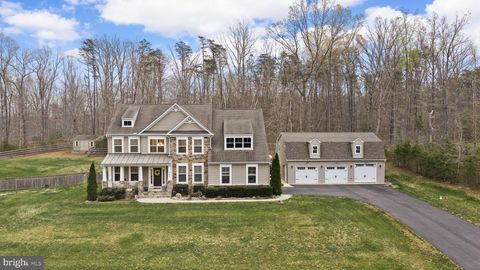 Photo of 345 Long Meadow Drive, FREDERICKSBURG, VA 22406 (MLS # VAST2046144)