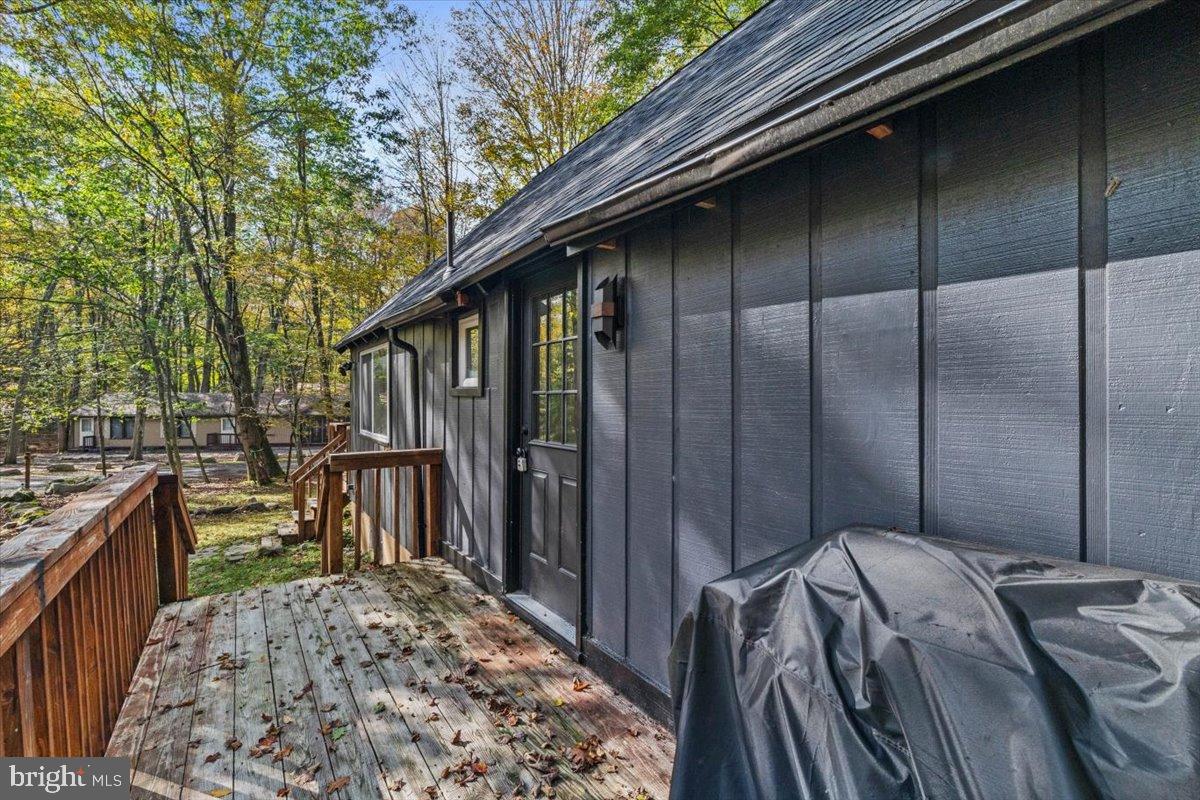 ARROWHEAD  LAKES - Residential