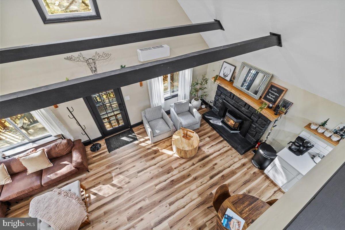 ARROWHEAD  LAKES - Residential