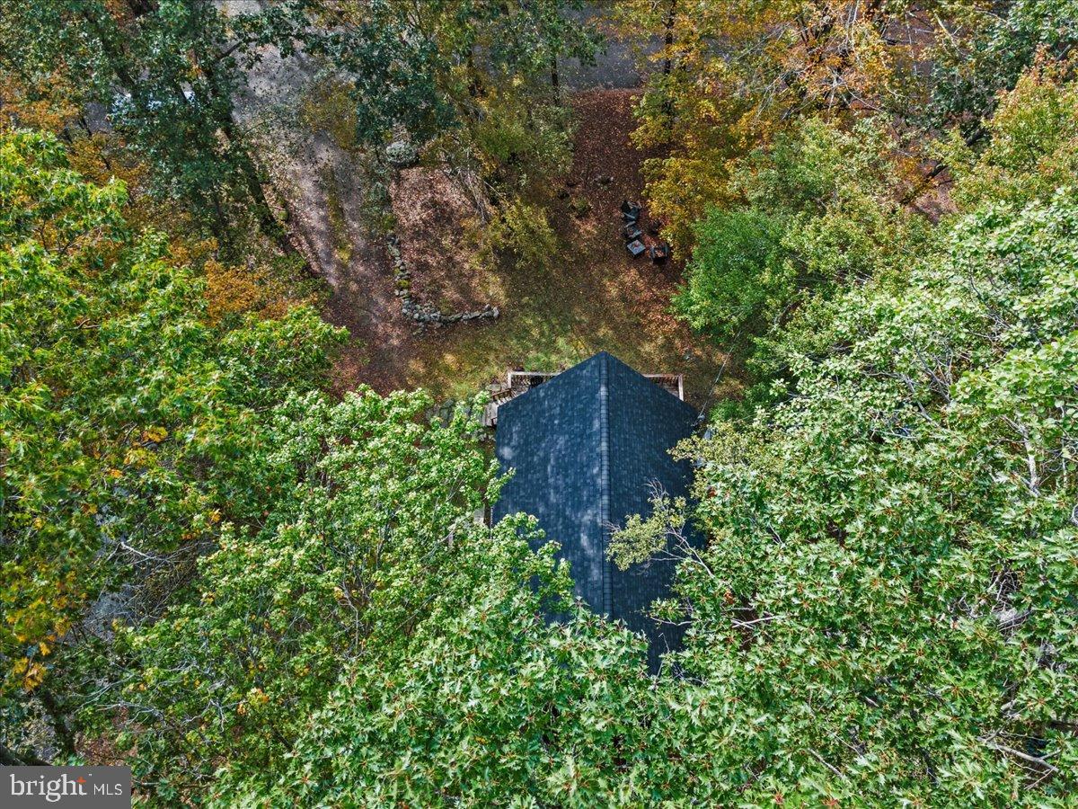 ARROWHEAD  LAKES - Residential