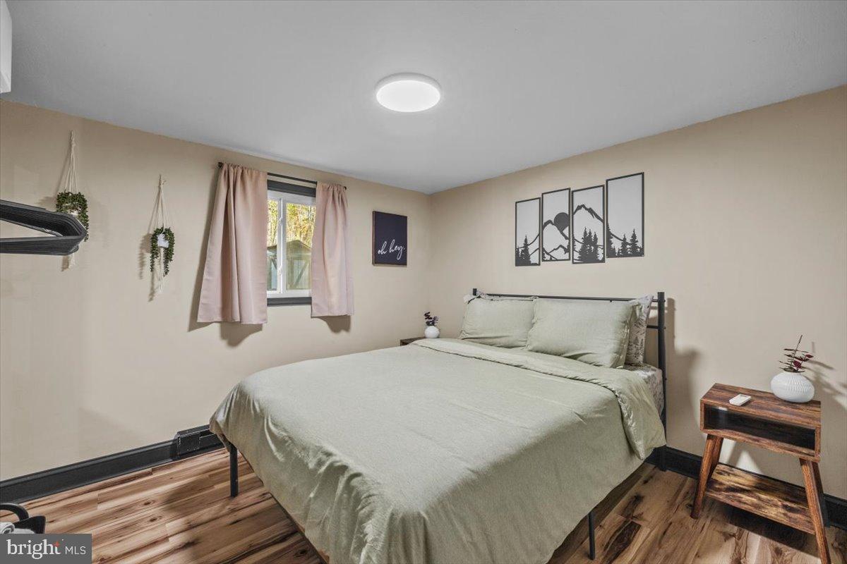 ARROWHEAD  LAKES - Residential