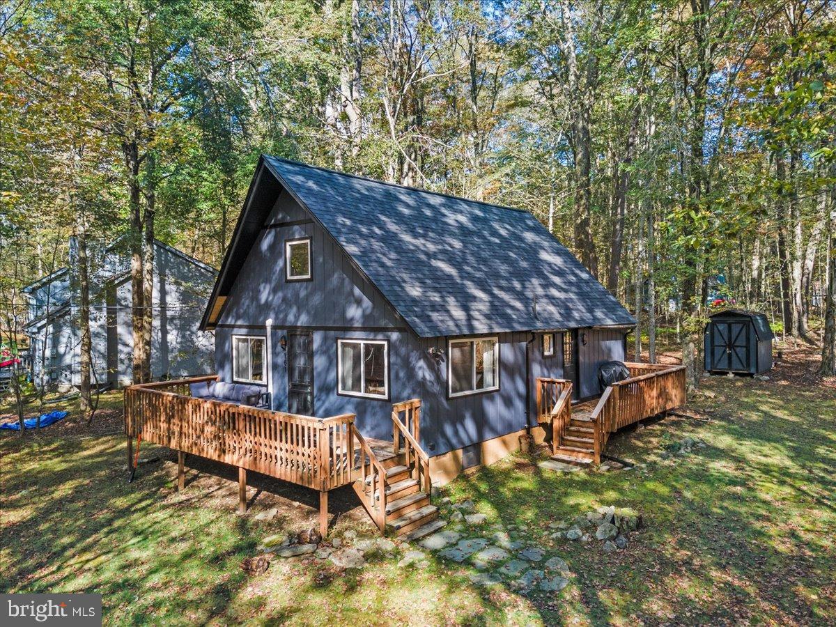 ARROWHEAD  LAKES - Residential