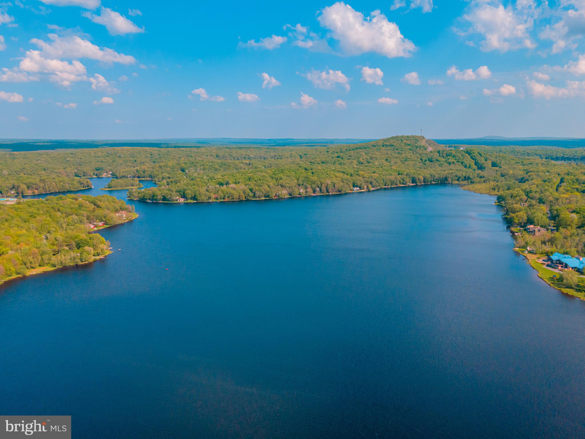 ARROWHEAD  LAKES - Residential