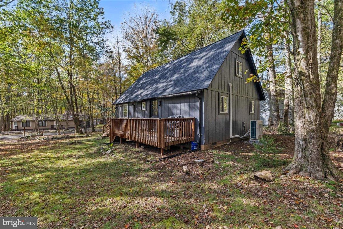 ARROWHEAD  LAKES - Residential