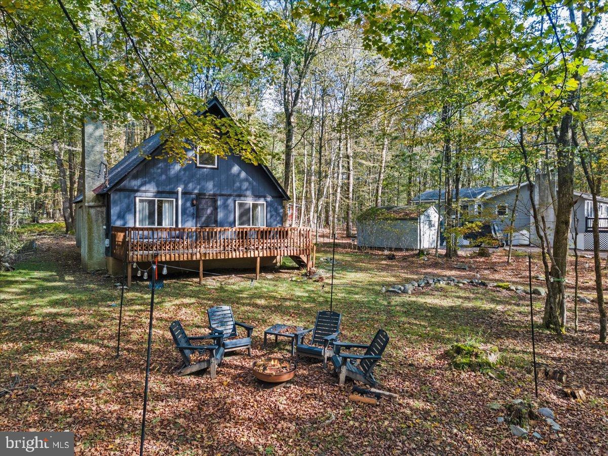 ARROWHEAD  LAKES - Residential